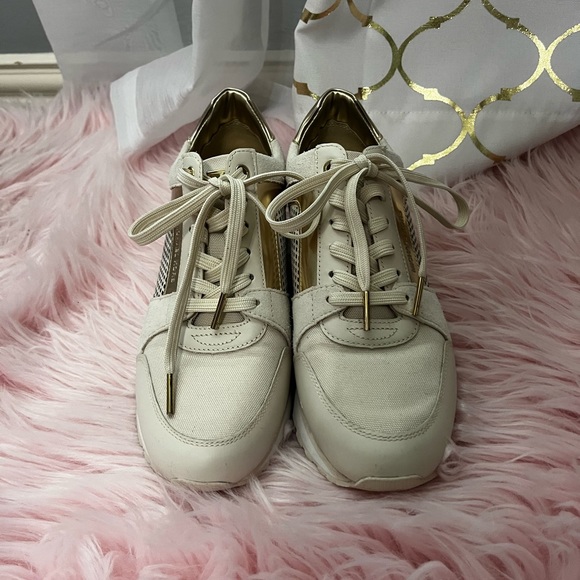 Michael Kor’s shoes - Picture 2 of 6